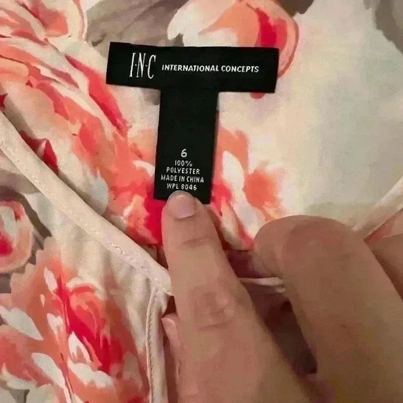 Inc. size 6 rose/floral blouse with hook/eye closure - Picture 3 of 5